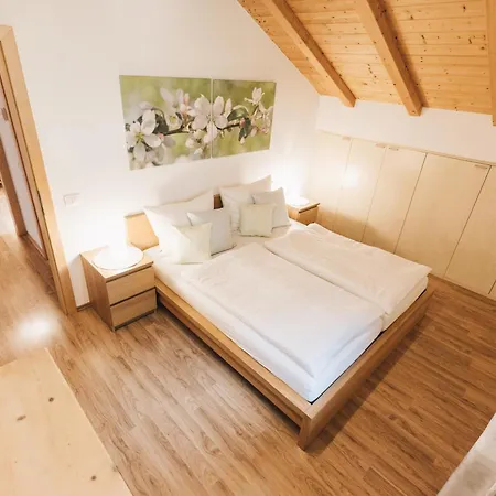 Weisshaus Hof Apartment *